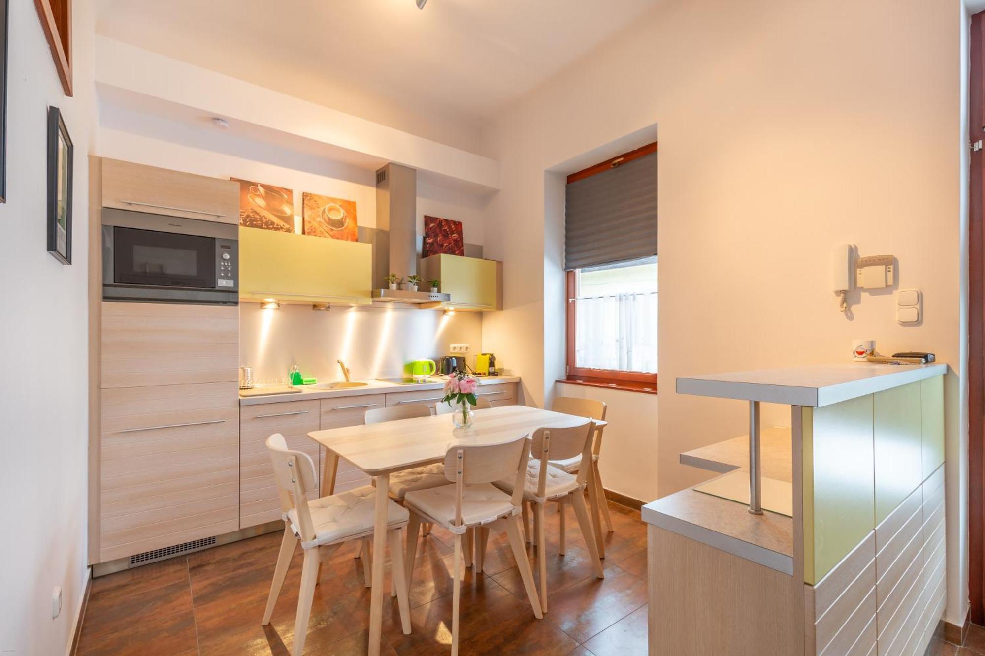 Vibrant Neighborhood Vibes Apartment