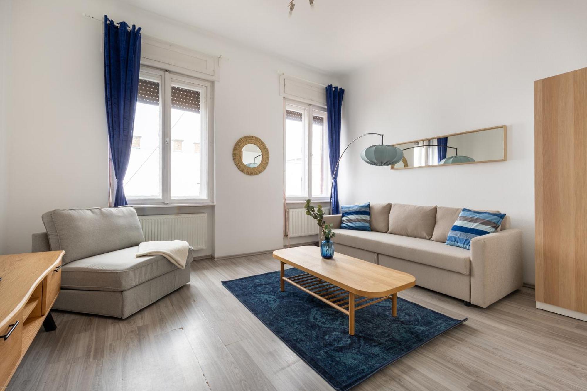 Vibrant Neighborhood Vibes Apartment *