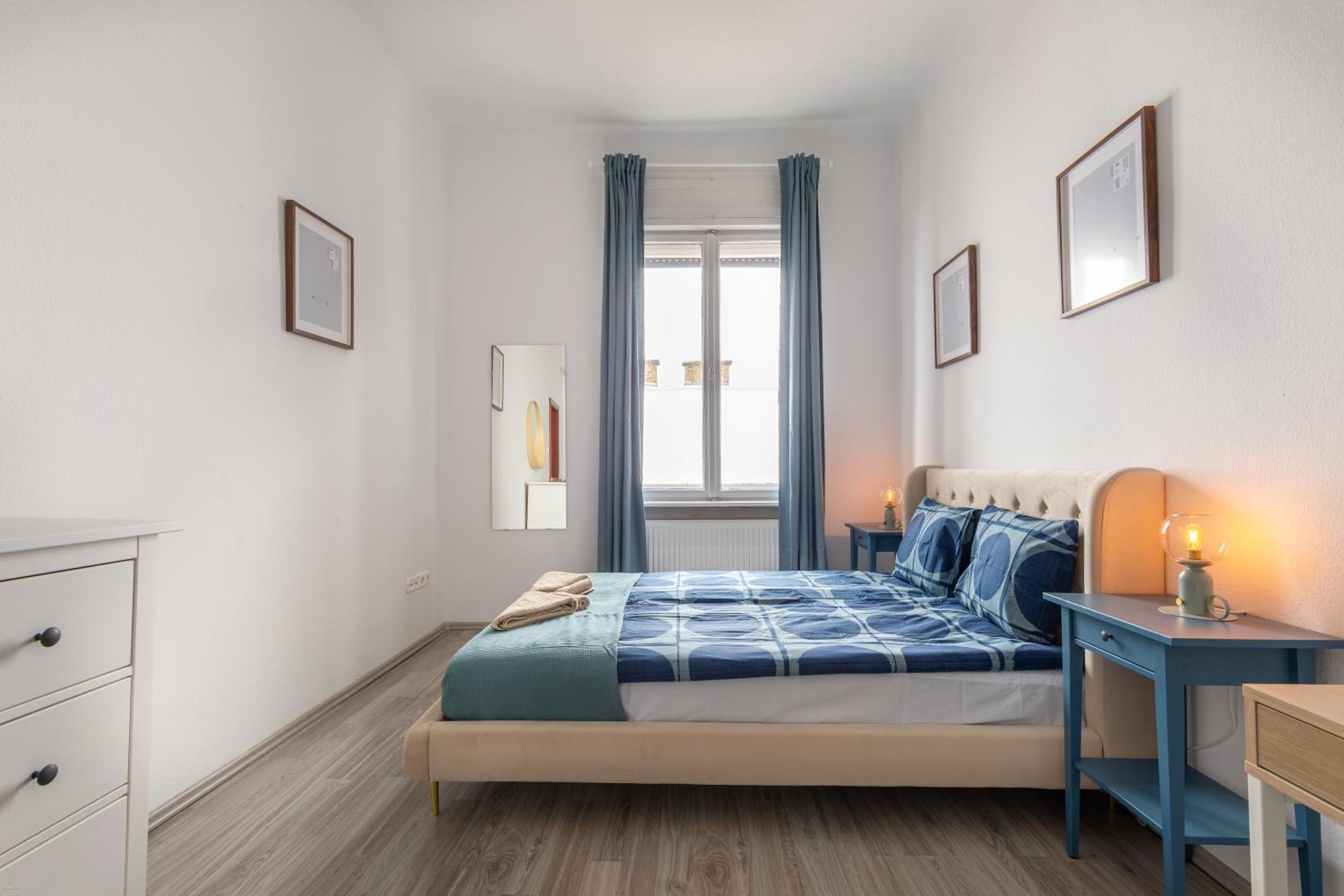 Vibrant Neighborhood Vibes Apartment *